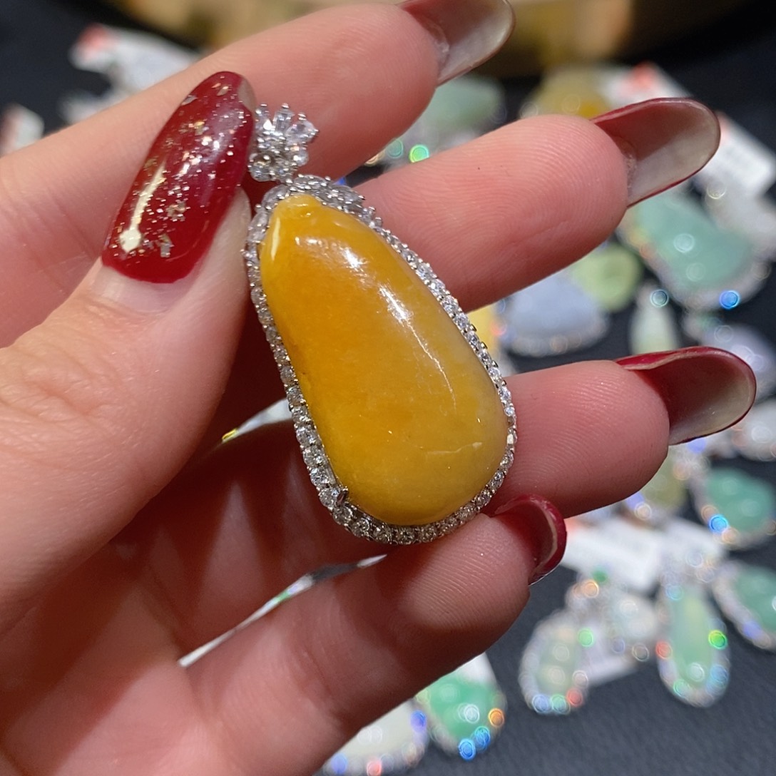 翡翠颈饰银S925镶嵌天然翡翠