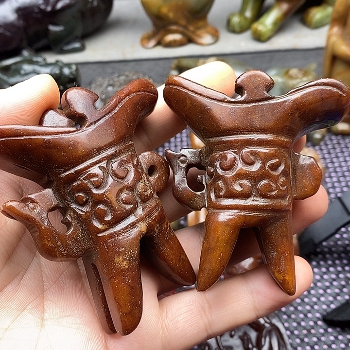 未镶嵌蛇纹石玉颈饰