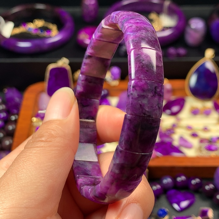 未镶嵌苏纪石（舒俱来）手排