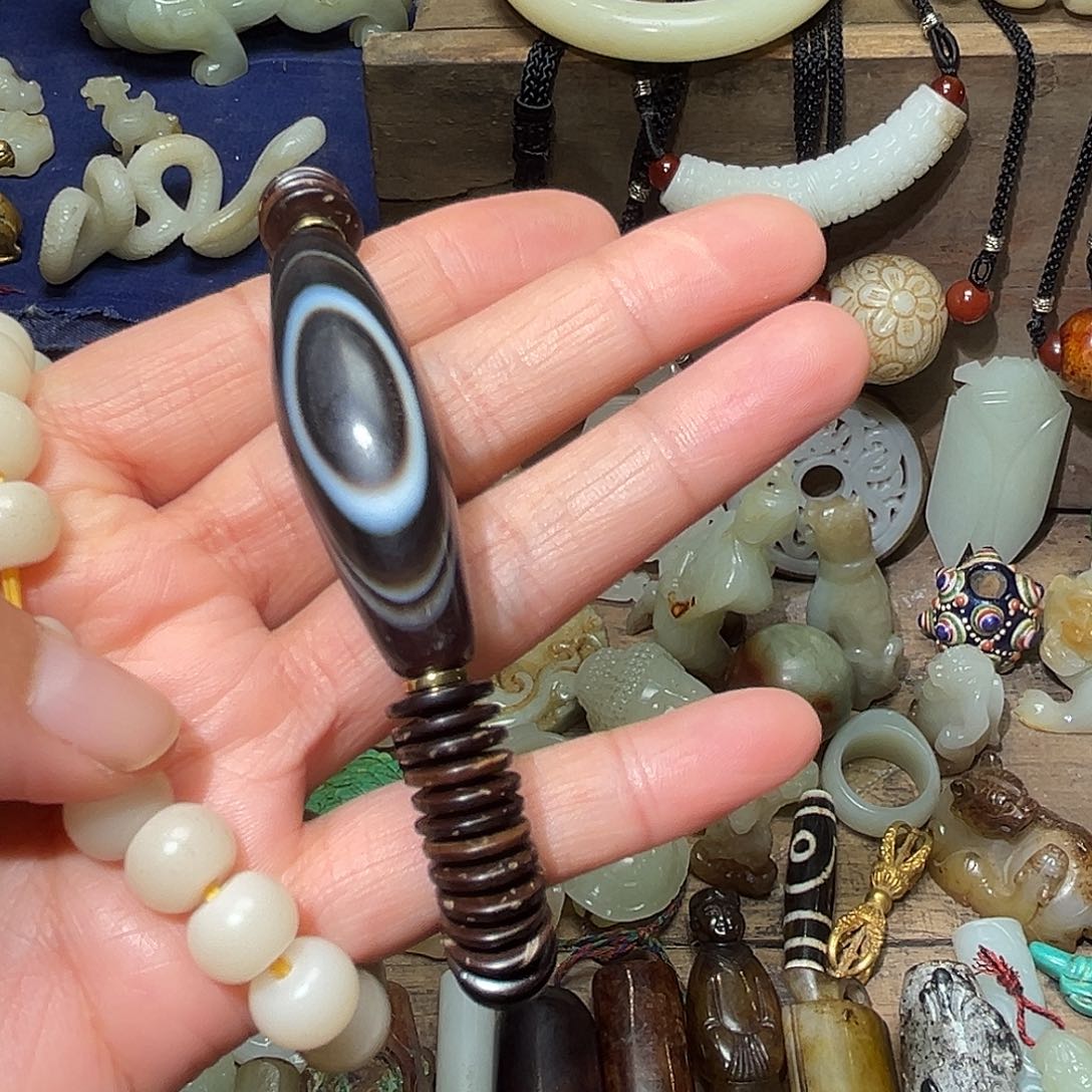 未镶嵌和田玉挂件强**民