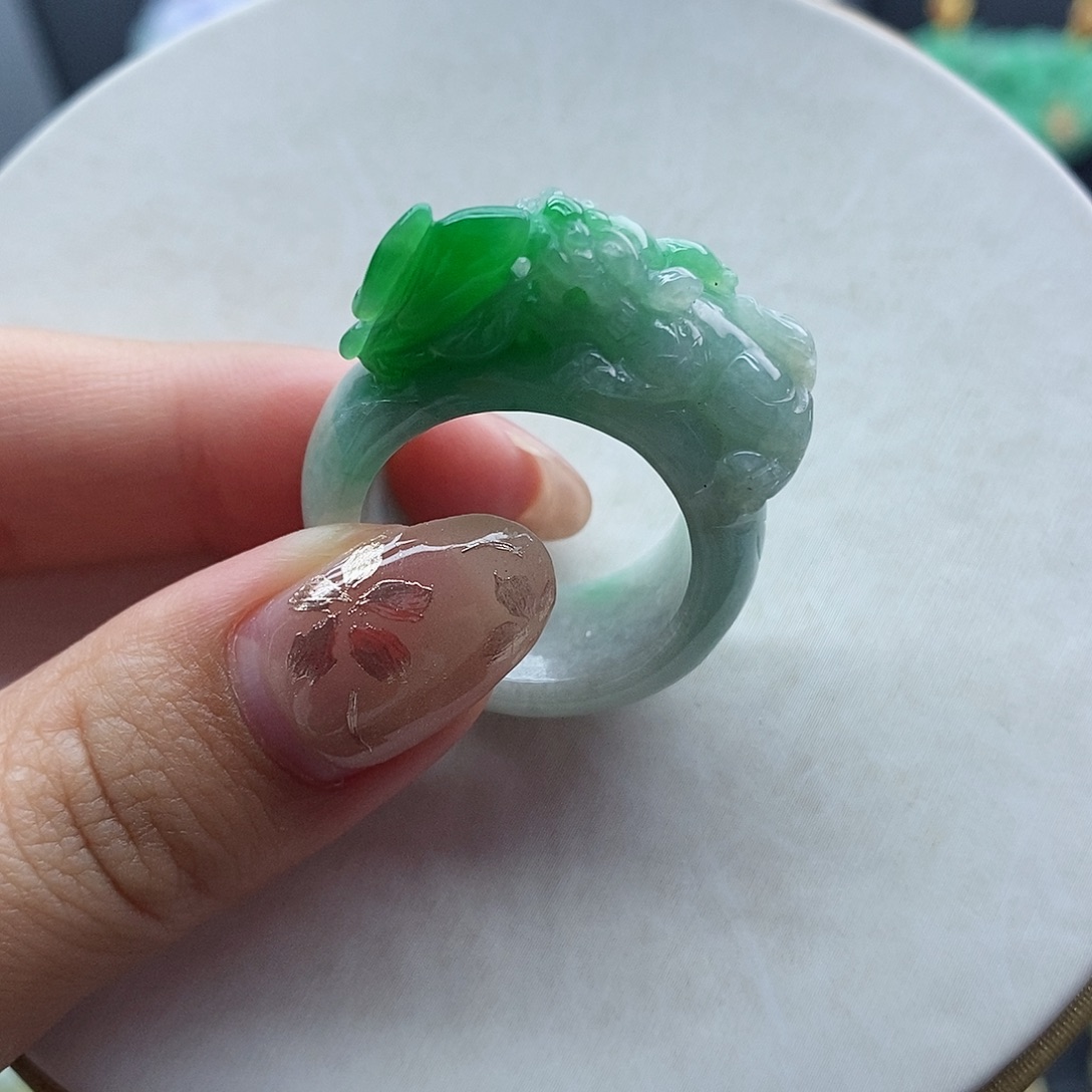 未镶嵌戒圈翡翠戒圈