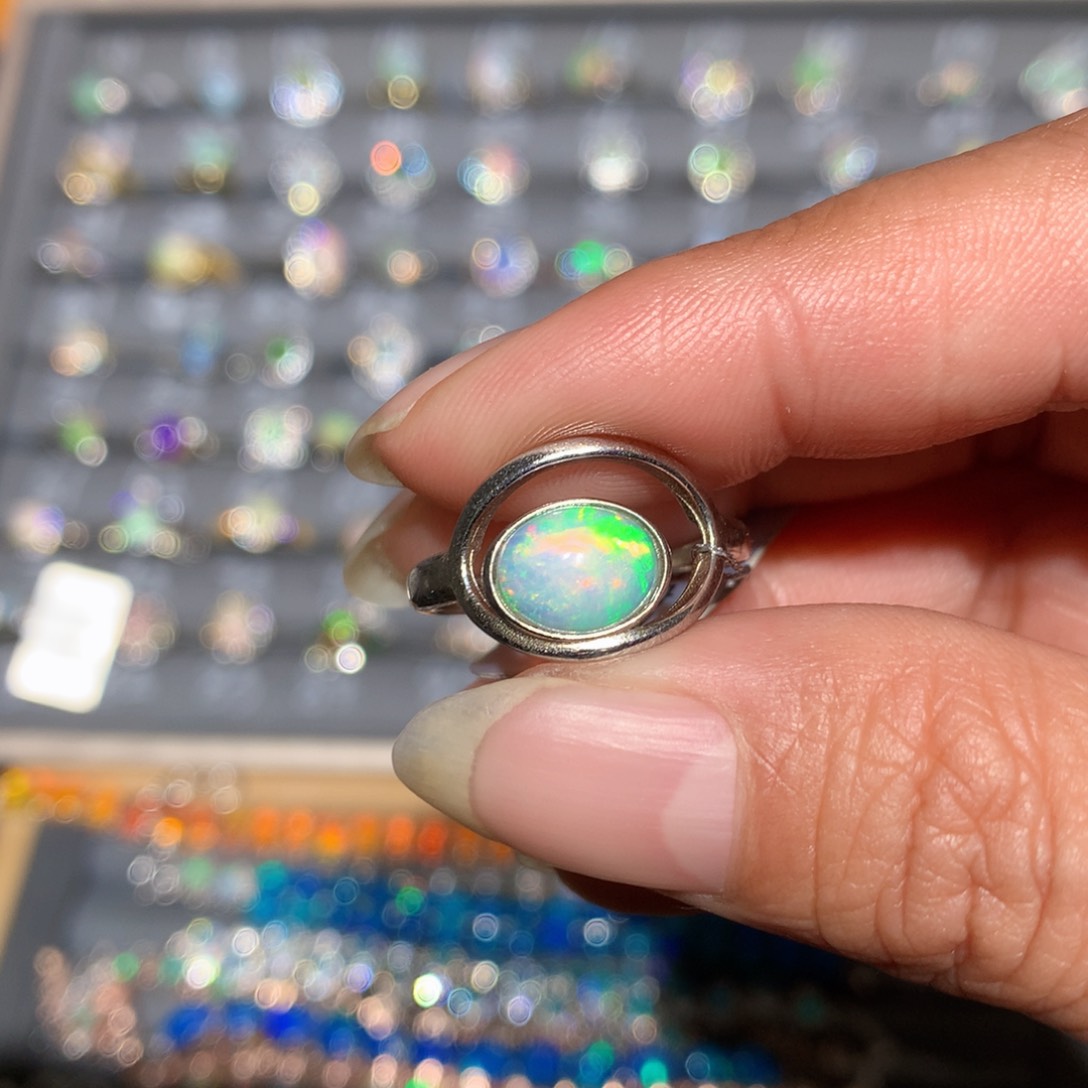 银S925镶嵌欧泊戒指