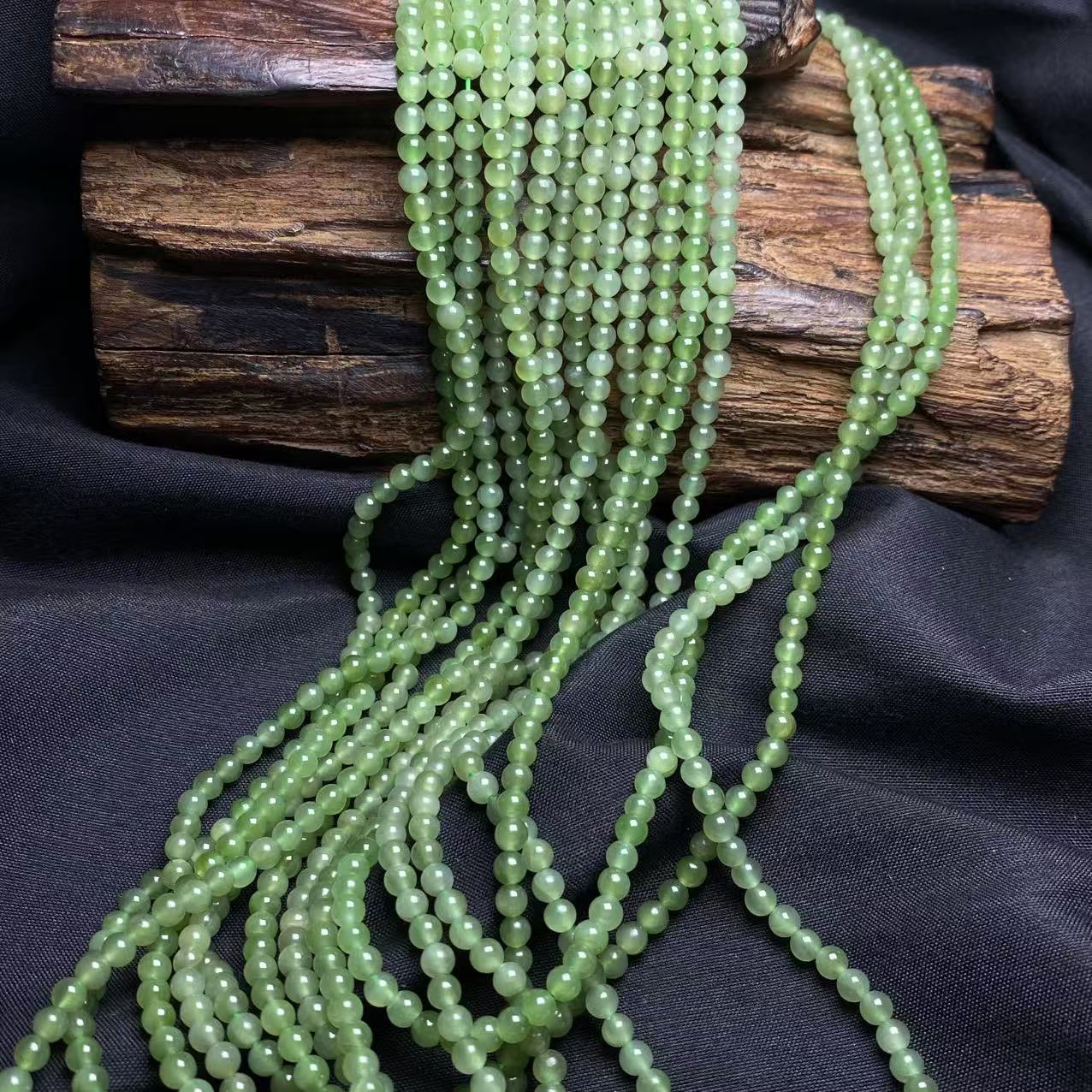 天然和田玉俄料碧玉4mm米珠项链多圈珠链冰底果阳绿（多样性发一）