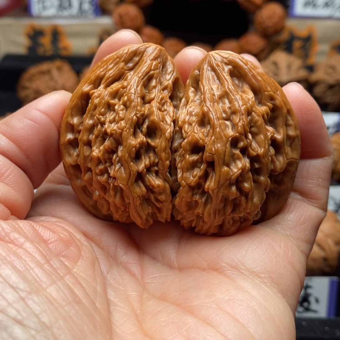 文玩核桃把件蓟县虎头王栾生壁