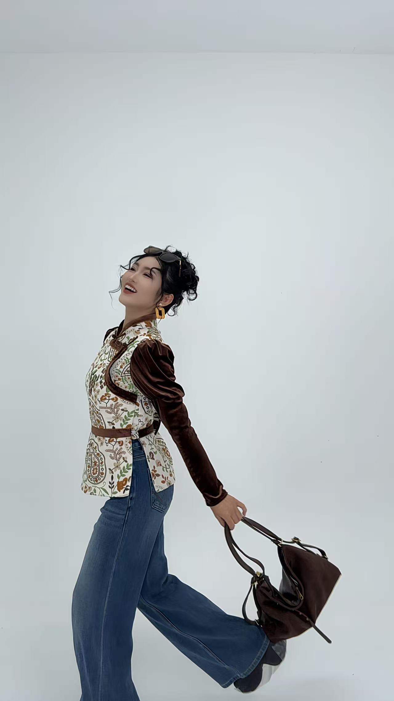 【娜家】D053- 民族风金丝绒刺绣马甲上衣 民族风原创设计