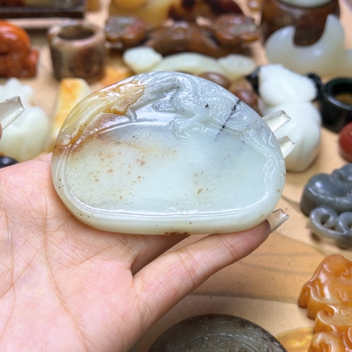 【闪购商品】蛇纹石玉颈饰未镶嵌