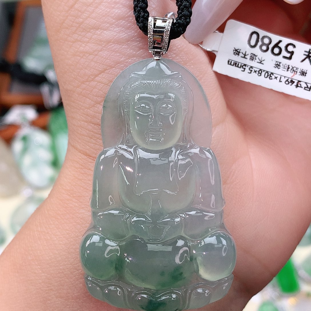 颈饰18K金镶嵌翡翠吴**民观音