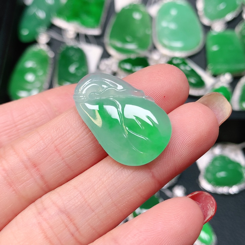【闪购商品】翡翠吊坠(不含链)未镶嵌