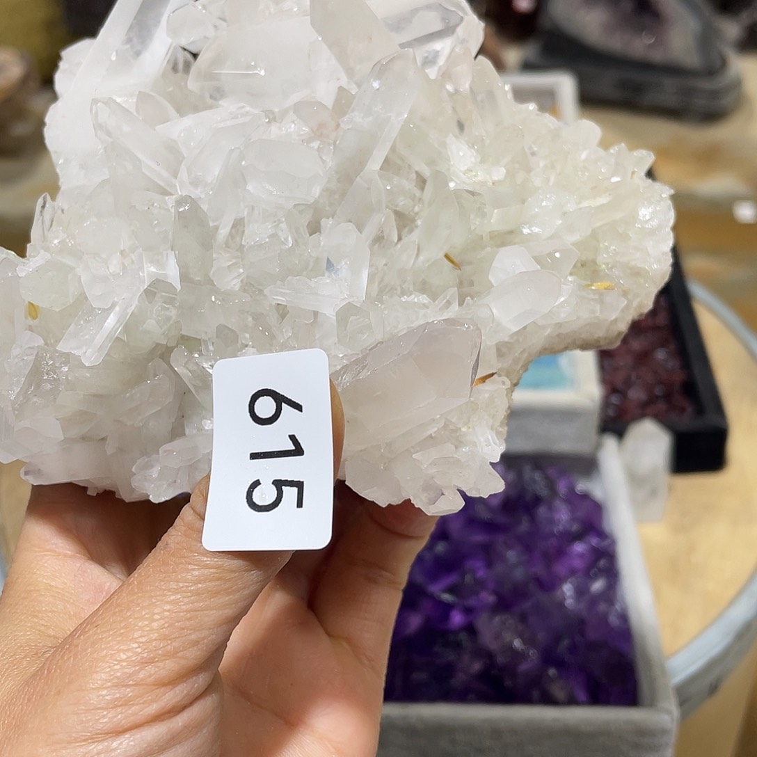 水晶摆件……未镶嵌