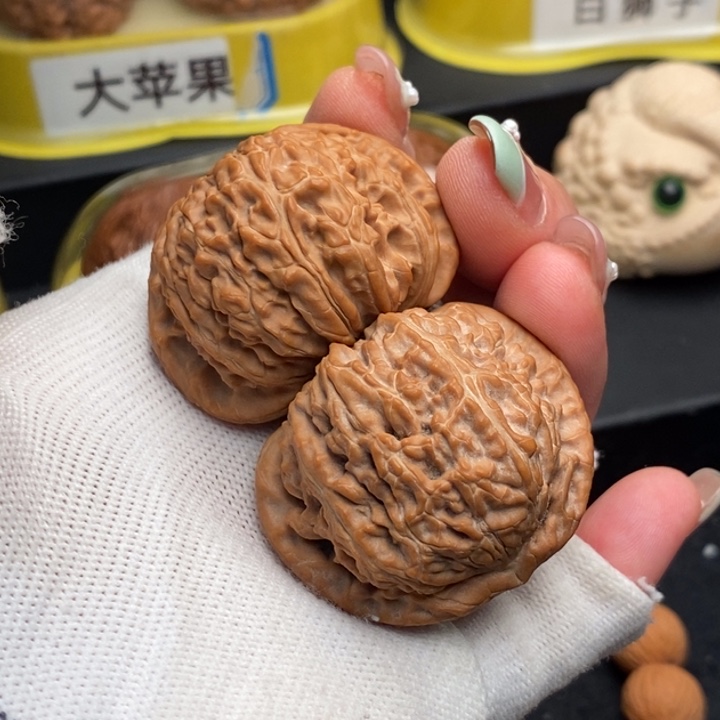 F****f球白文玩核桃把件