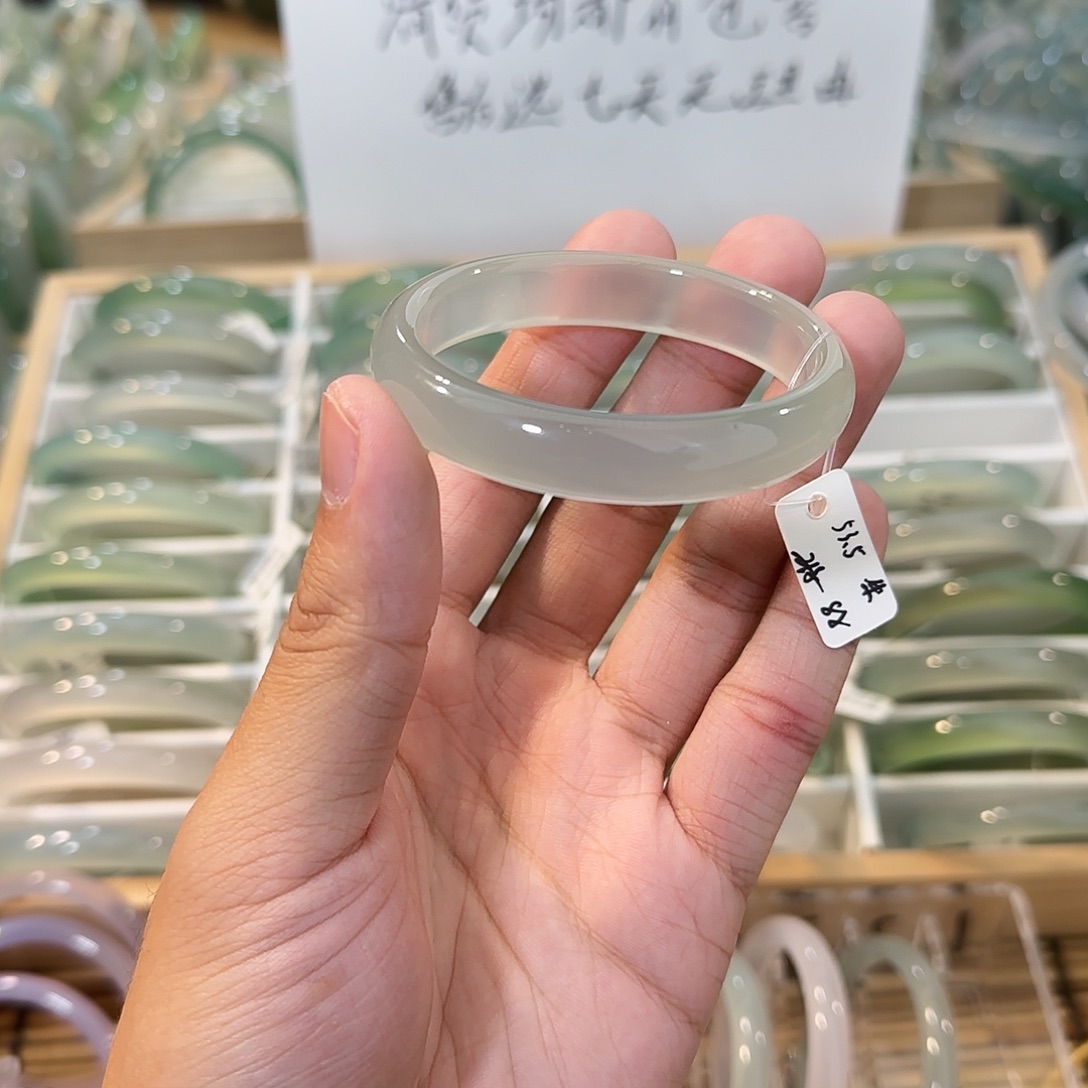 玛瑙/玉髓未镶嵌手镯圈口53.5