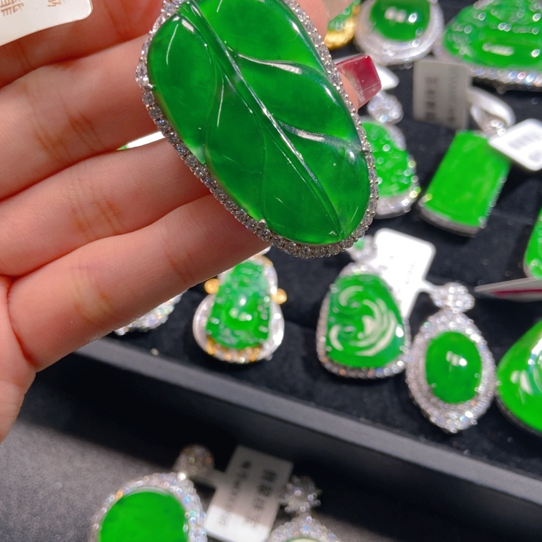 翡翠吊坠(不含链)未镶嵌