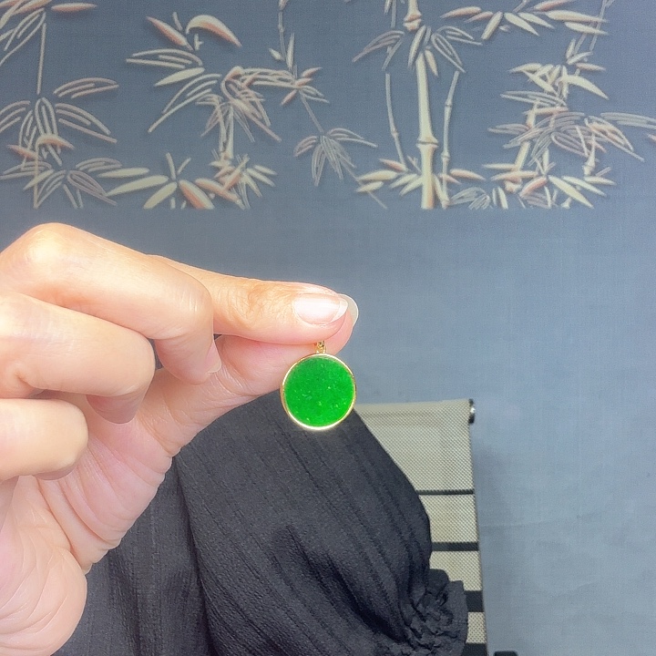 颈饰银S925镶嵌翡翠特价有白点