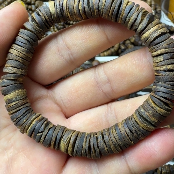 沉香手串乌身手串11克加