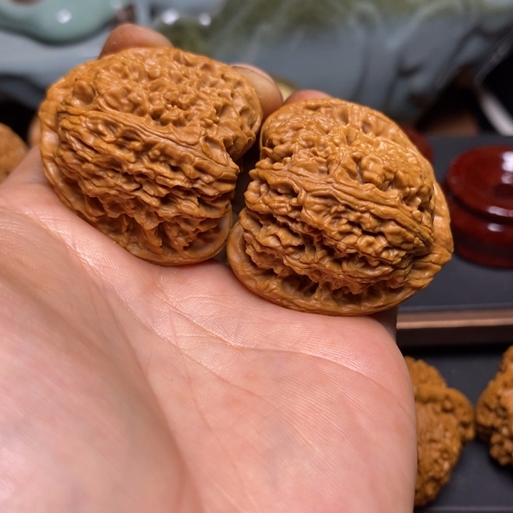 把件文玩核桃瓦****g南疆石