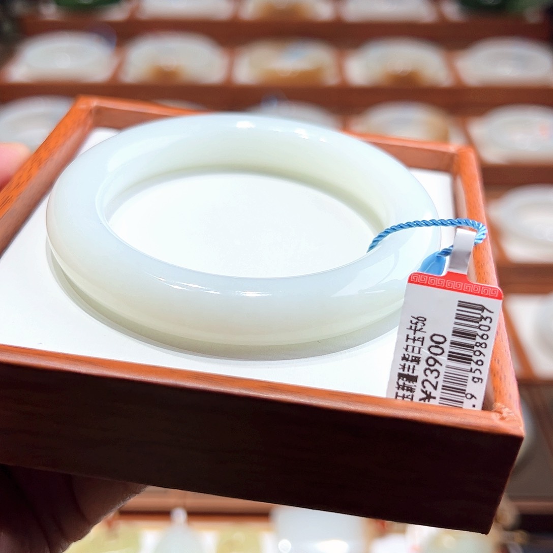 和田玉手镯未镶嵌56