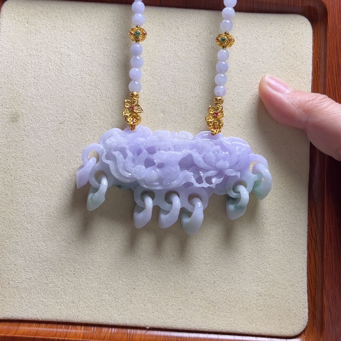 翡翠颈饰未镶嵌天然