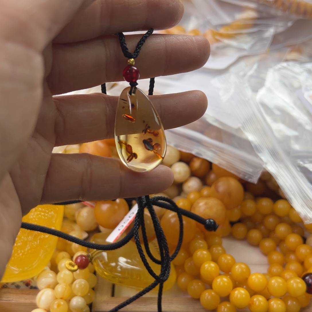 琥珀珠宝奇石未镶嵌
