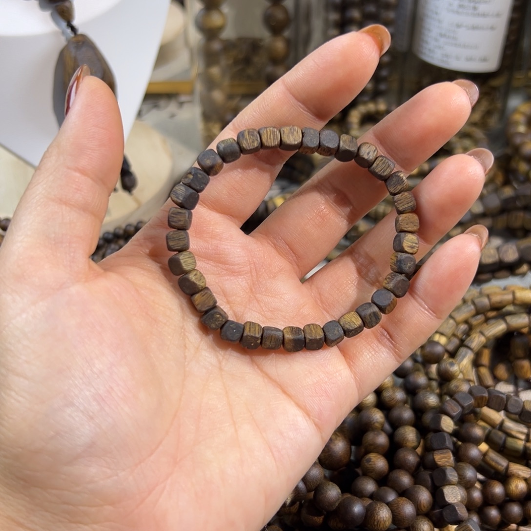 沉香沉香碎屑小方糖