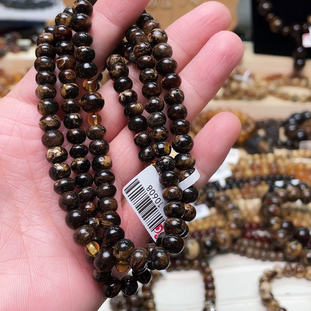 琥珀裸石未镶嵌七10608