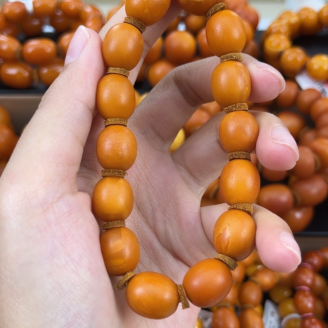 琥珀颈饰未镶嵌蜜蜡