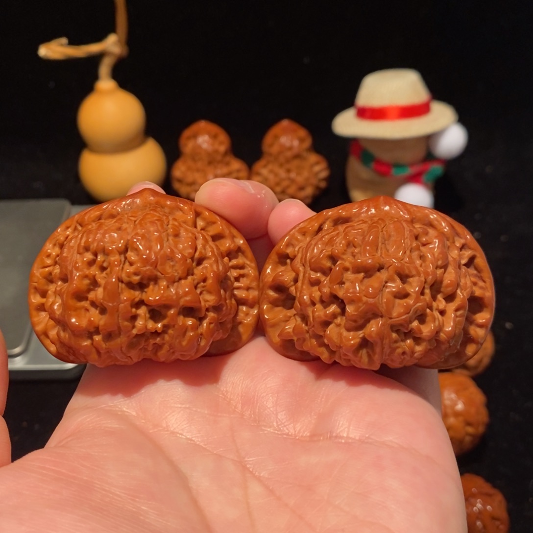 文玩核桃把件50尺龙鼎官帽411