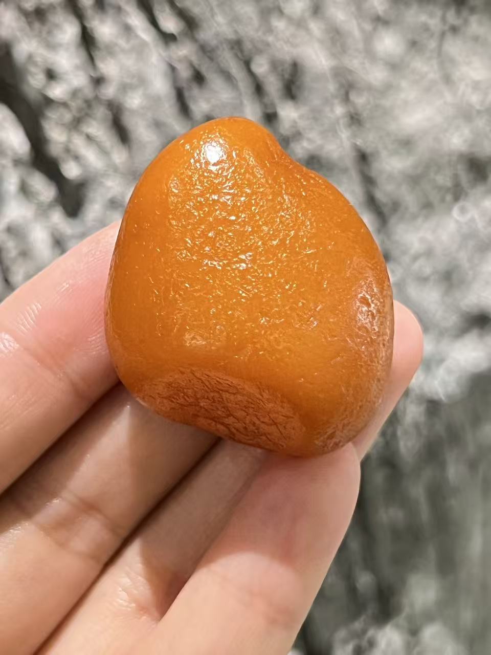 天然琥珀蜜蜡精品橘黄色海漂籽  形状圆润饱器型规整  盘玩小精品