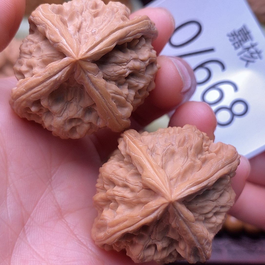 文玩核桃把件宇**记42.5四棱 雨花石