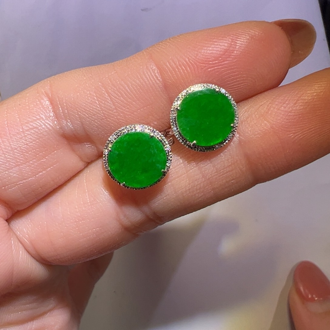 翡翠颈饰18K金镶嵌耳包