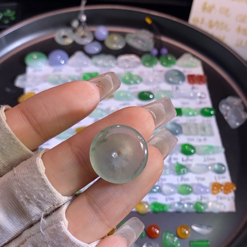 【闪购商品】翡翠挂件未镶嵌扣