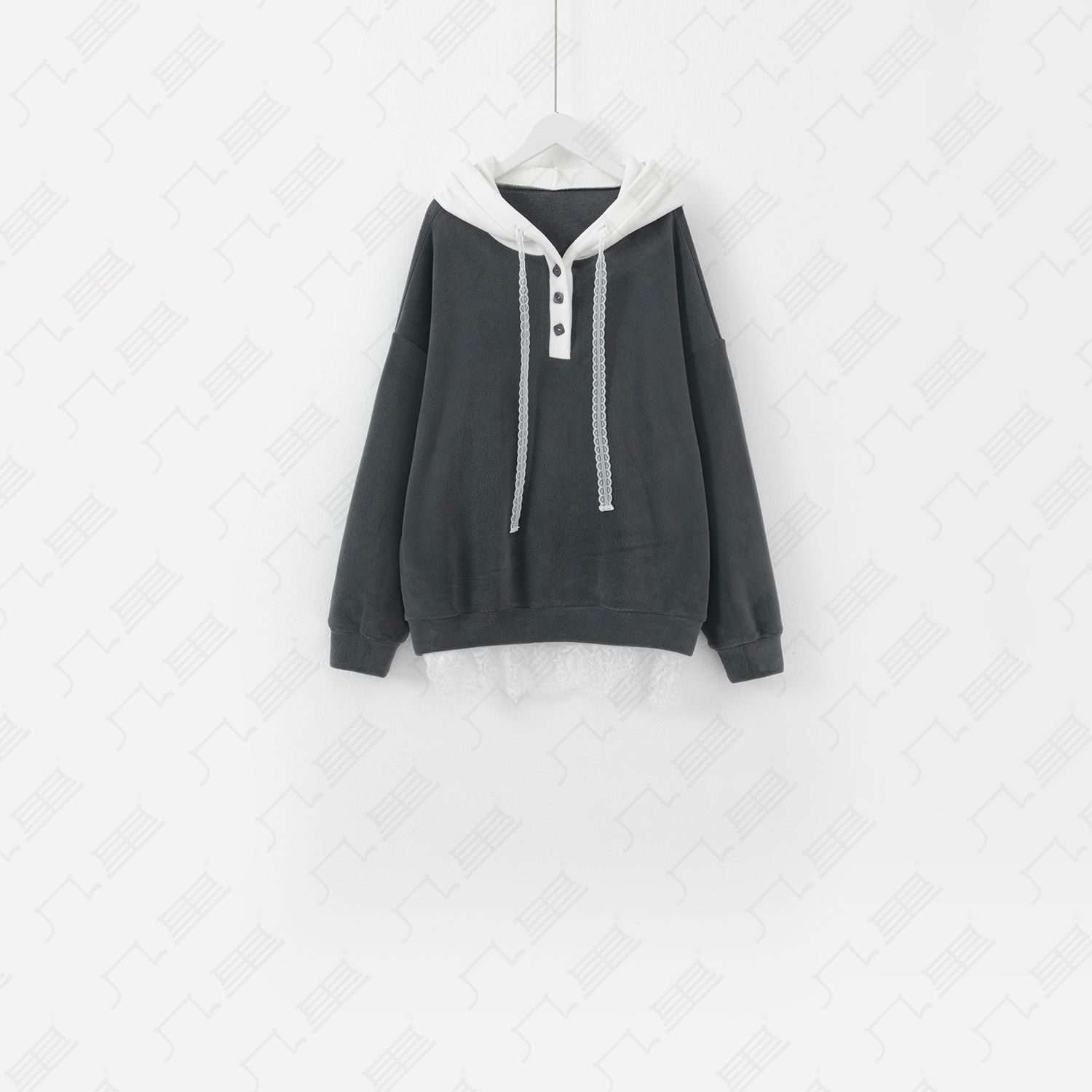 几里与麻【心动降临】精致蕾丝边卫衣 衣长61 胸围124 1122683