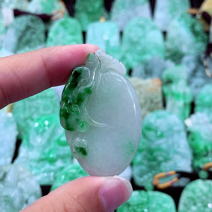 翡翠未镶嵌吊坠(不含链)