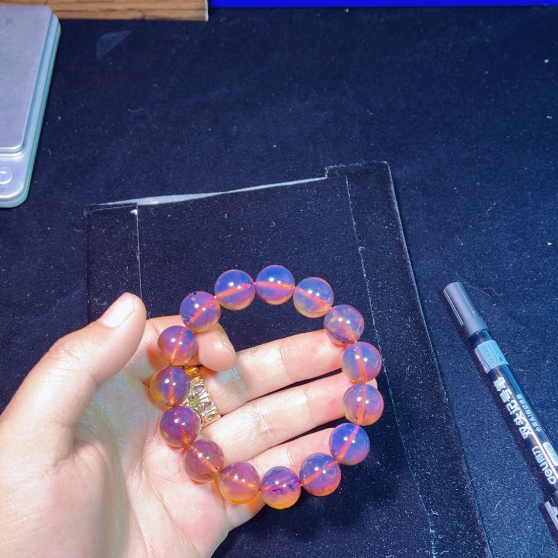 琥珀裸石未镶嵌琥珀