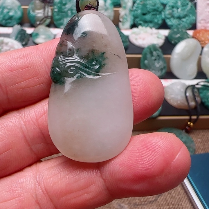 独山玉未镶嵌颈饰