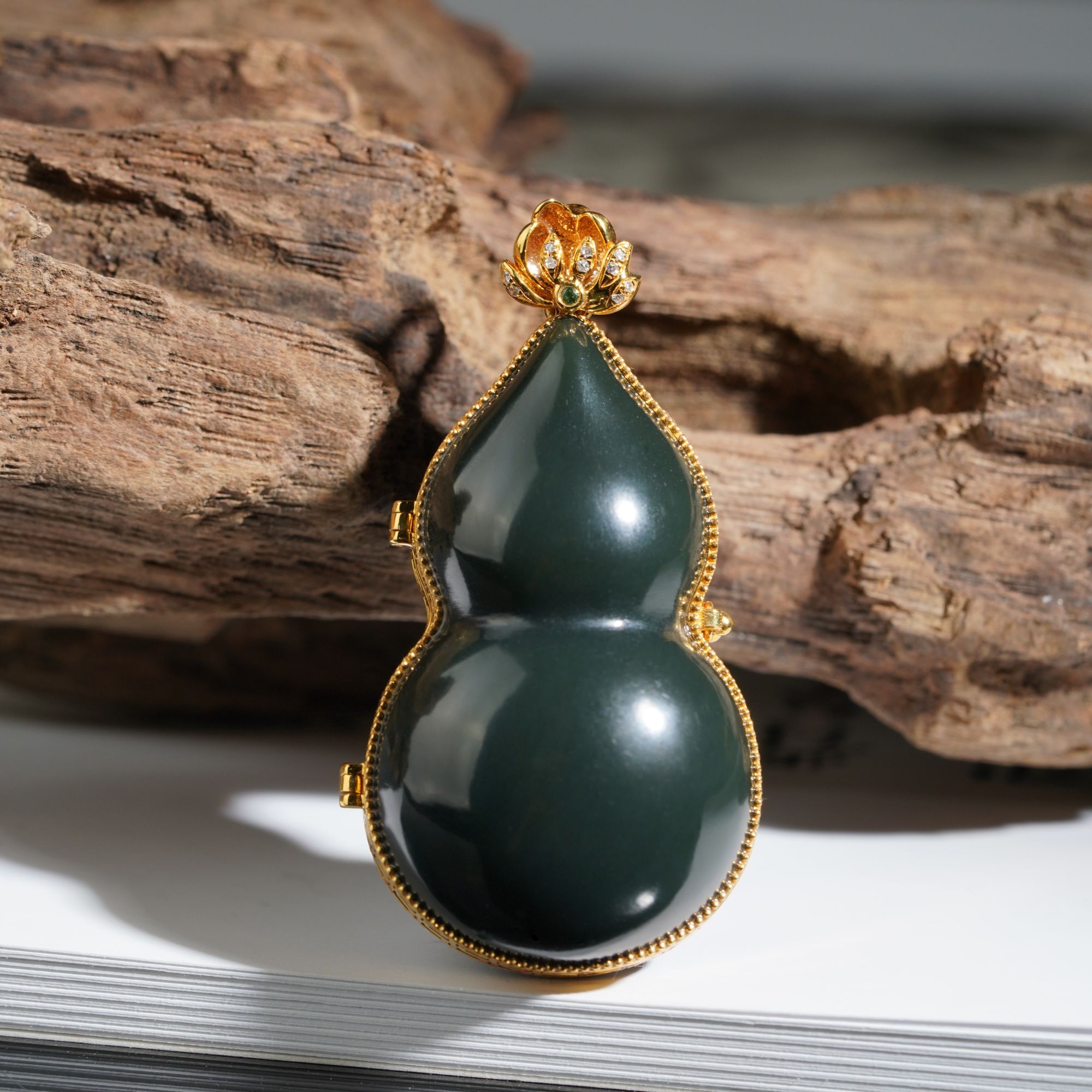 【鹿鸣】18k金和田玉塔青花开见佛葫芦吊坠34*21*19mm 不含链 LM09