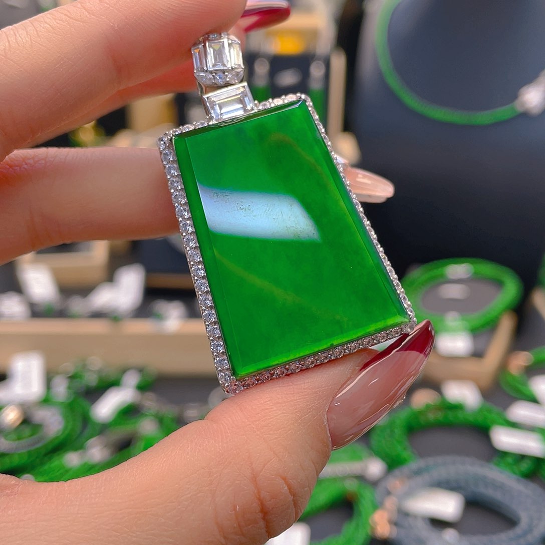 翡翠吊坠(赠链)银S925镶嵌无事牌