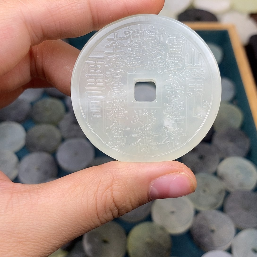 蛇纹石玉颈饰未镶嵌5