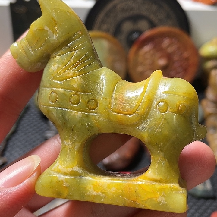 蛇纹石玉未镶嵌挂件