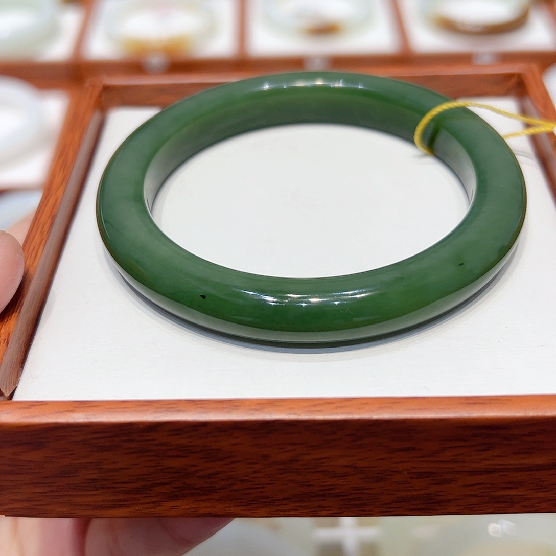 和田玉手镯未镶嵌菠菜绿5758
