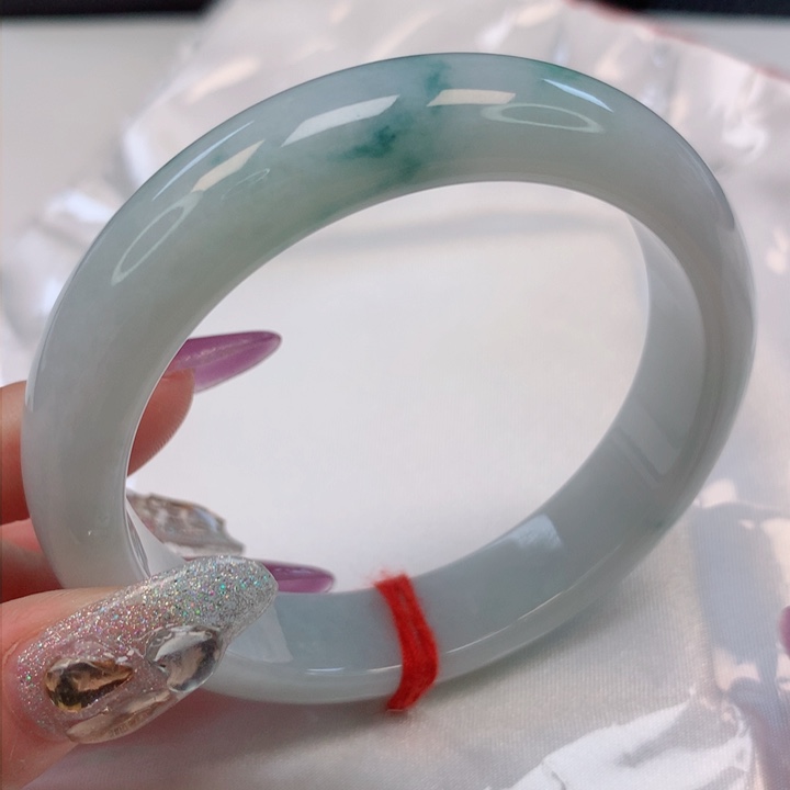 翡翠手镯未镶嵌54圈