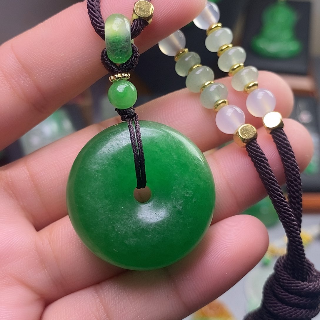 吊坠(赠链)未镶嵌翡翠