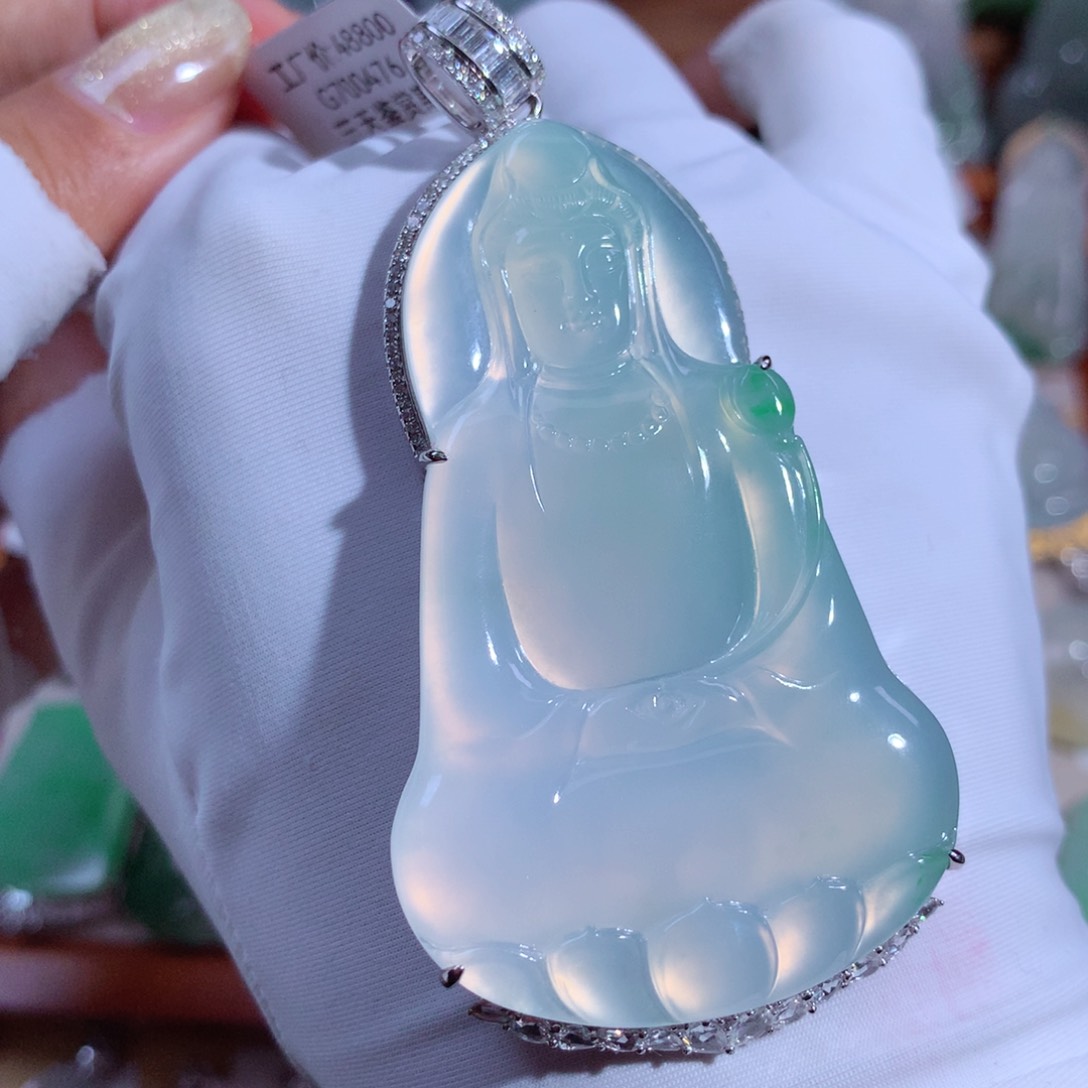 翡翠颈饰18K金镶嵌观音