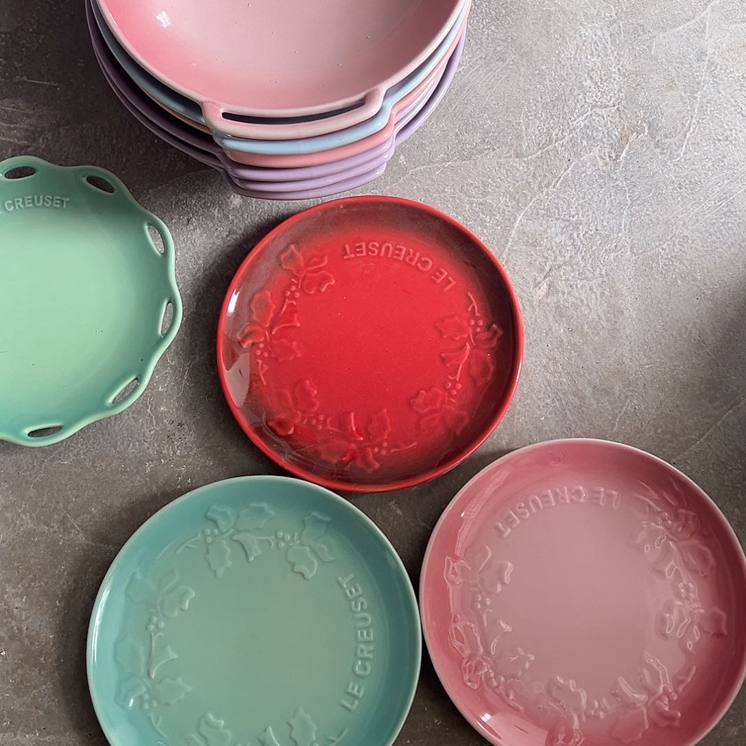 陶瓷 瑕疵 冬青花盘 青羽 红色 粉色