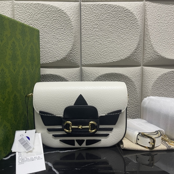 未使用/古驰/包包/市场价60000/250627CZ0023