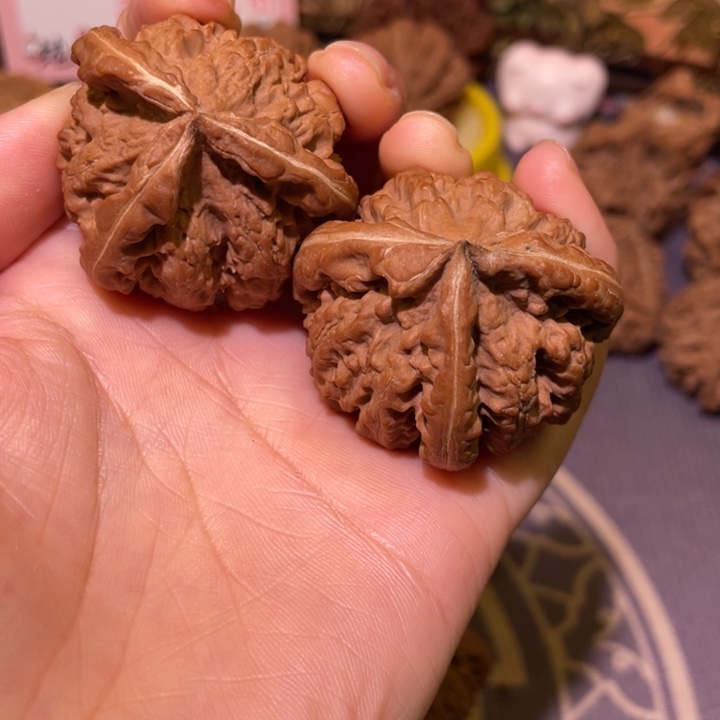 一***一核桃秦岭文玩核桃5