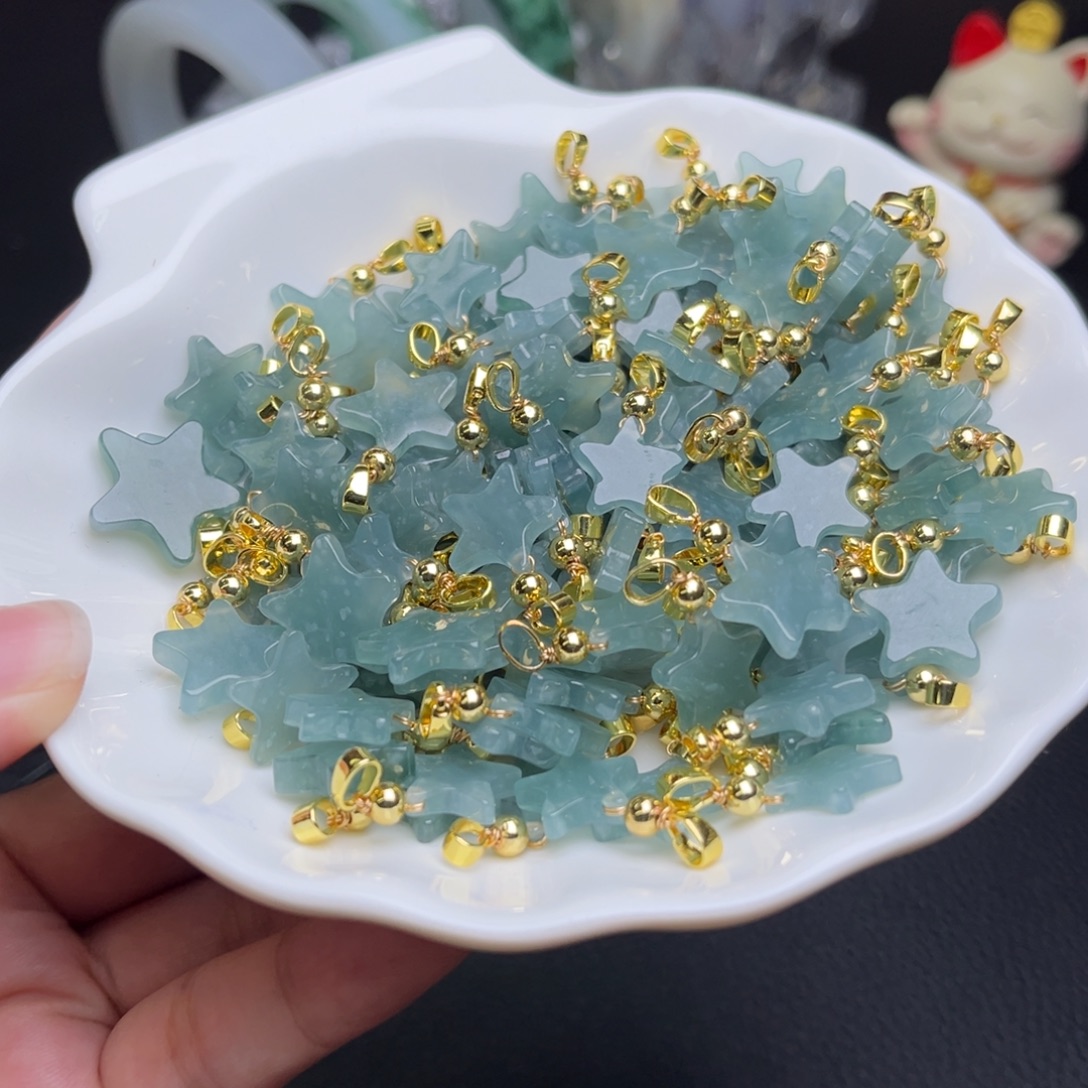 翡翠未镶嵌颈饰k299/多样性发一件/配皮绳