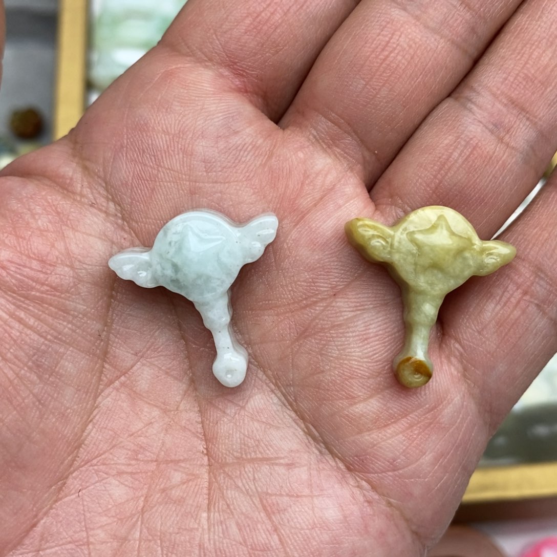 岫玉纯天然岫玉挂件戒指，假一赔十未镶嵌草***泉