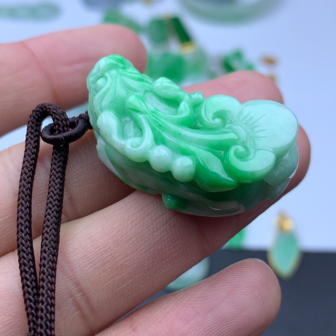 翡翠颈饰未镶嵌翡翠