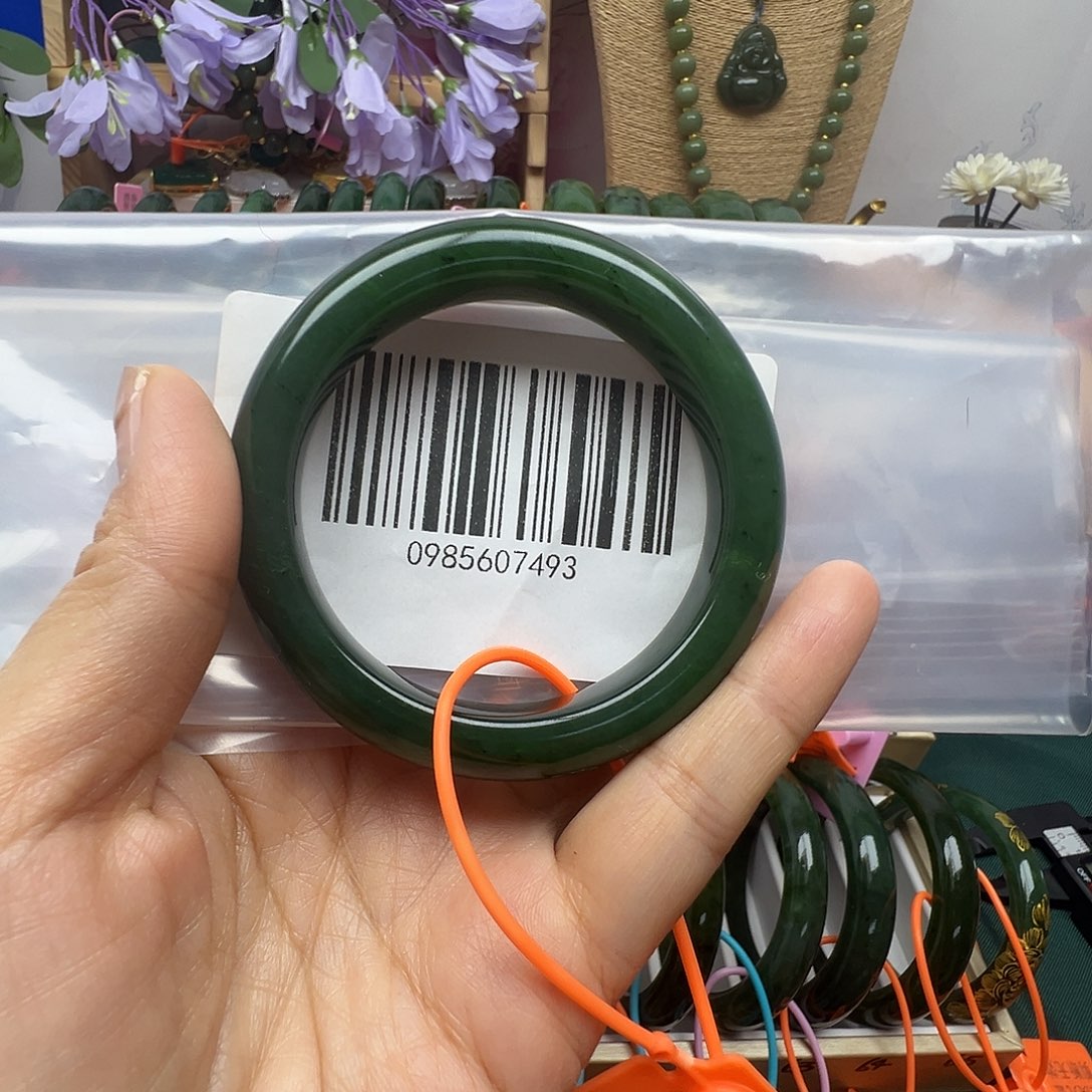 老***闲和田玉未镶嵌手镯