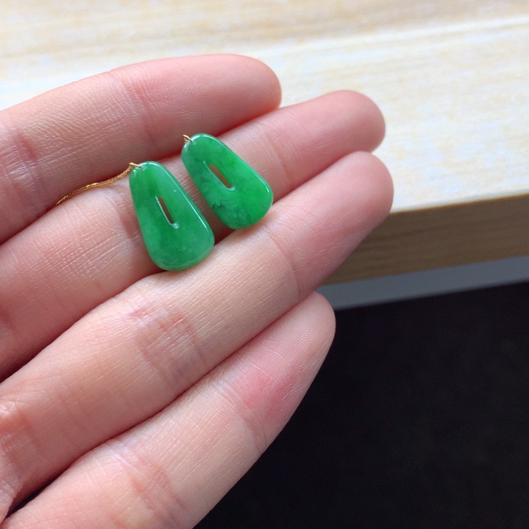 翡翠颈饰18K金镶嵌吊坠